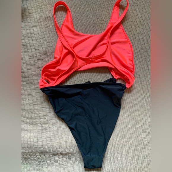 Triangl one piece cut out bathing suit - Picture 3 of 5